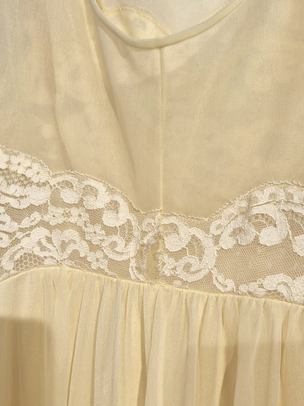 Vintage Shadowline Yellow Lace Peignoir Robe And Negligee Set - Small - Picture 10 of 10